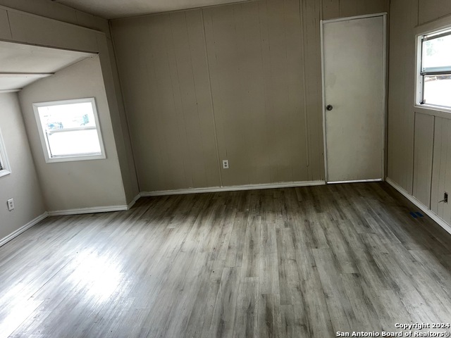 1311 W Hein Rd Property Photo 8