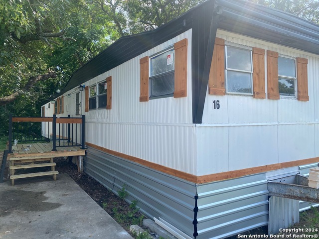 1311 W Hein Rd Property Photo 9