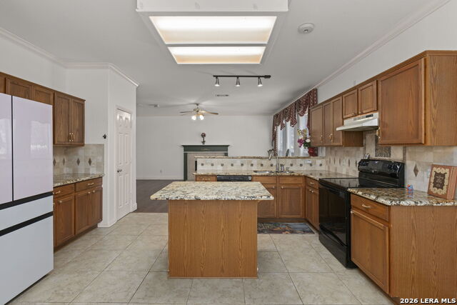 2323 Cardigan Hl Property Photo 21