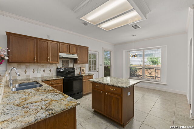 2323 Cardigan Hl Property Photo 23