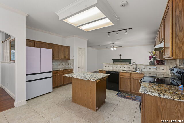2323 Cardigan Hl Property Photo 23