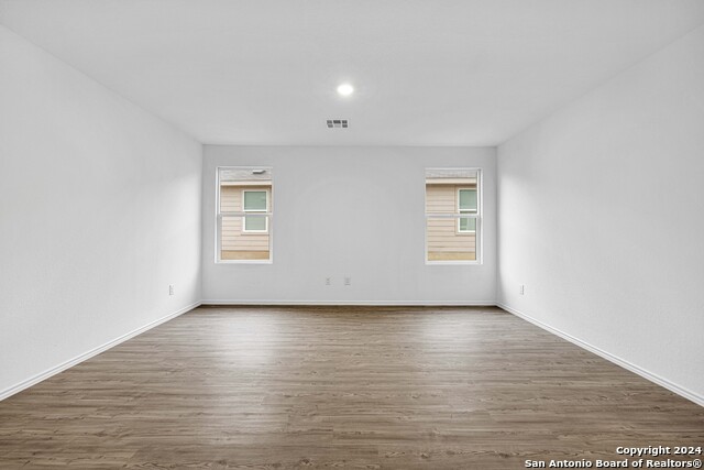 9206 Selene Pl Property Photo 4