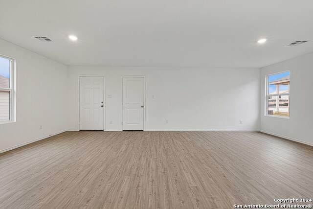 9206 Selene Pl Property Photo 6