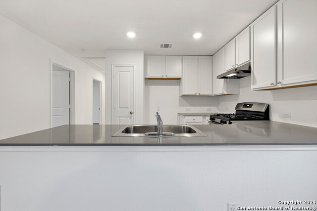 9206 Selene Pl Property Photo 7
