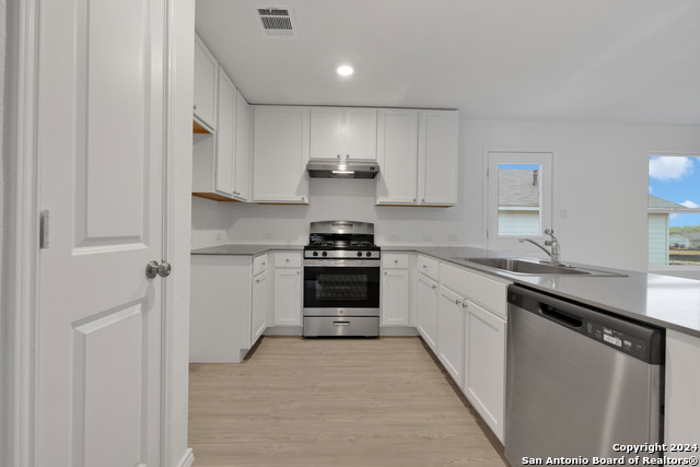 9206 Selene Pl Property Photo 8