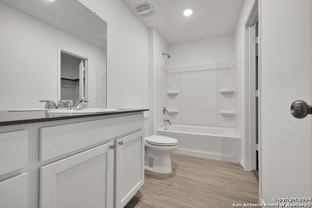 9206 Selene Pl Property Photo 16