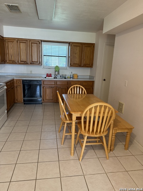 2723 Triple Tree Dr Property Photo 8
