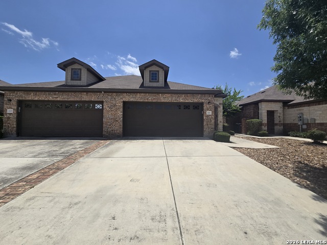 685 Creekside Cir Property Photo 1