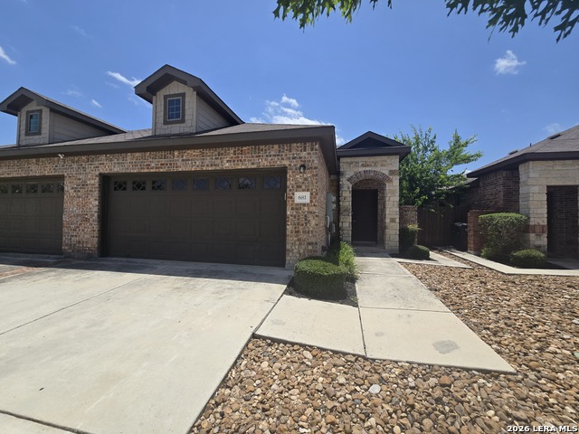 685 Creekside Cir Property Photo 2