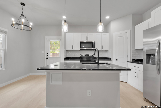 521 Dakota Property Photo 5