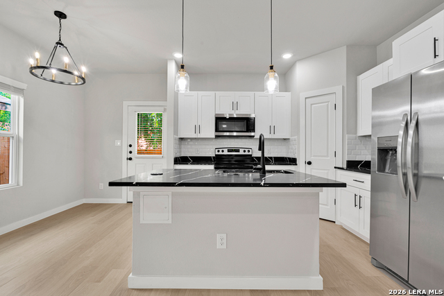 525 Dakota Property Photo 5
