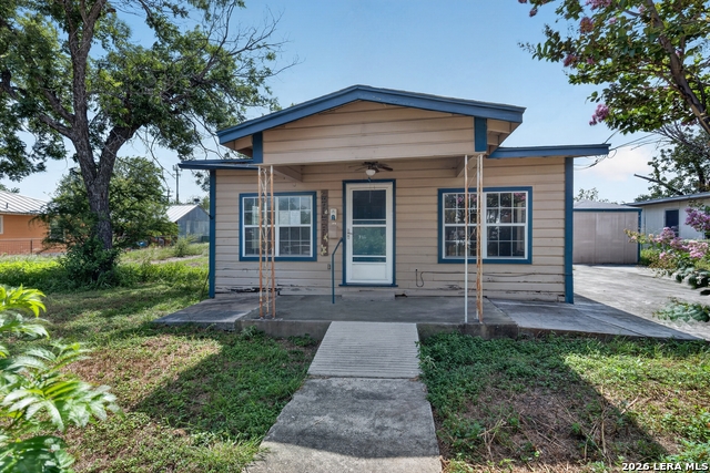 2107 El Jardin Property Photo 1