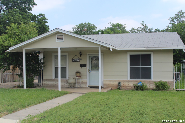 3627 W Poplar Property Photo 1