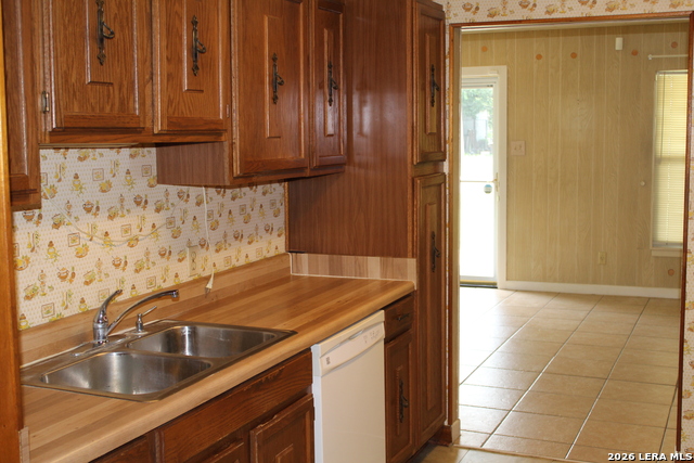 3627 W Poplar Property Photo 3