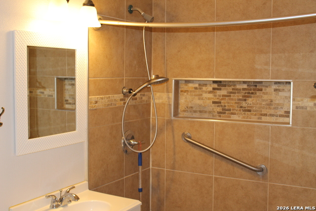 3627 W Poplar Property Photo 4
