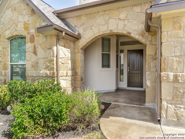 164 Autumn Rdg Property Photo 3