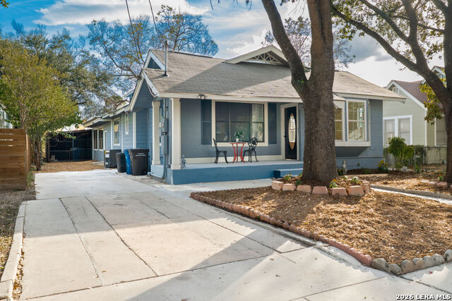 1730 W Mistletoe Ave Property Photo 4
