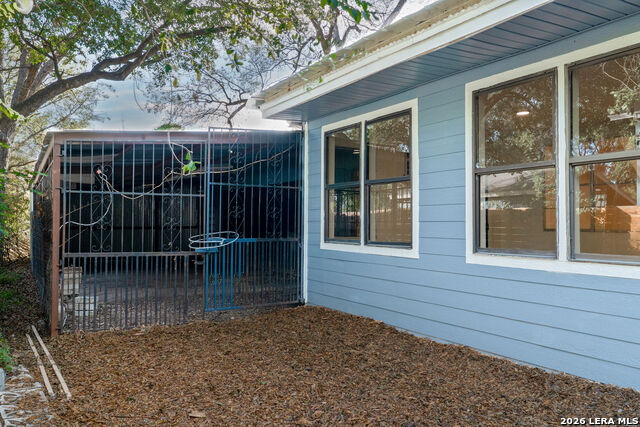 1730 W Mistletoe Ave Property Photo 8