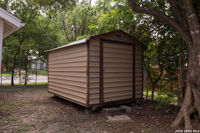 122 Annie Property Photo 36
