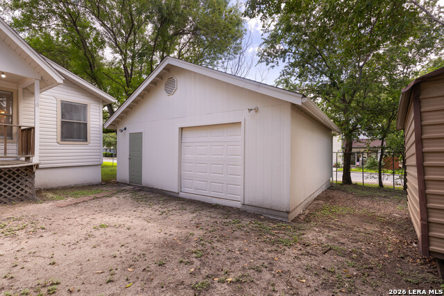 122 Annie Property Photo 37