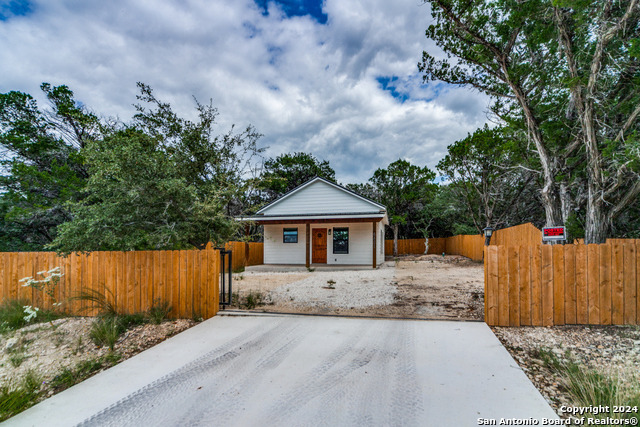 6401 Whartons Dock Property Photo 1