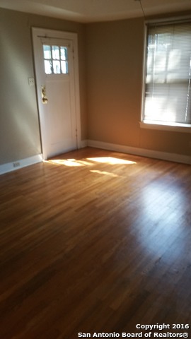 2223 E Houston St Property Photo 2