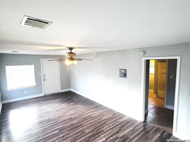 563 N San Horacio Ave Property Photo 5