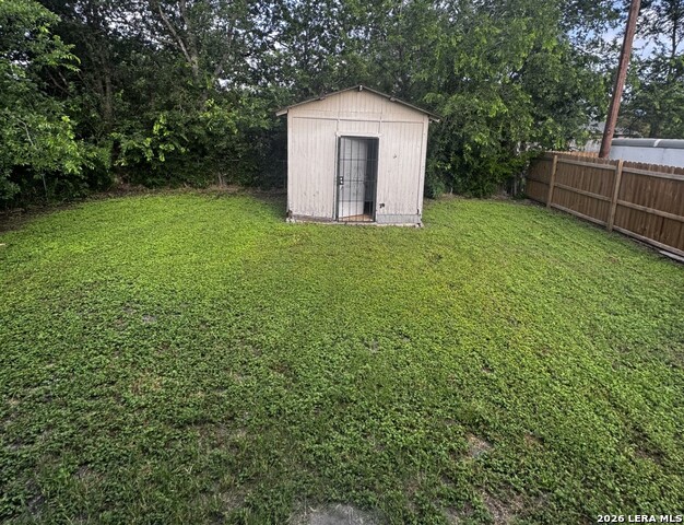 563 N San Horacio Ave Property Photo 17