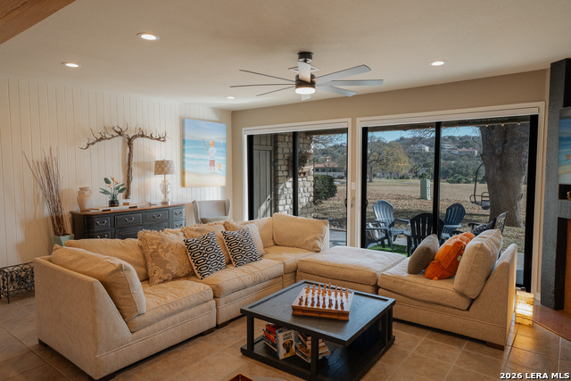 113 Dawn Property Photo 4