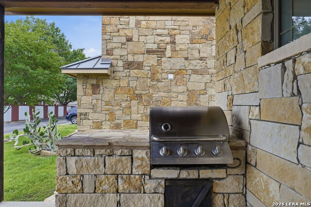 1694 Gruene Vineyard Crossing Property Photo 8