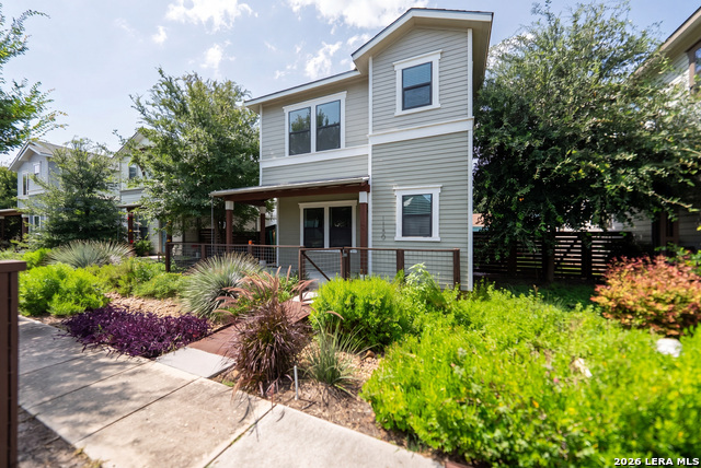 1150 N Olive St Property Photo 6