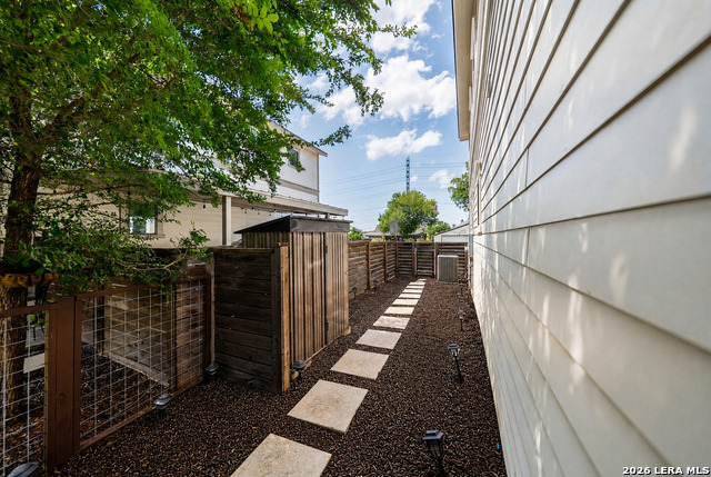 1150 N Olive St Property Photo 32