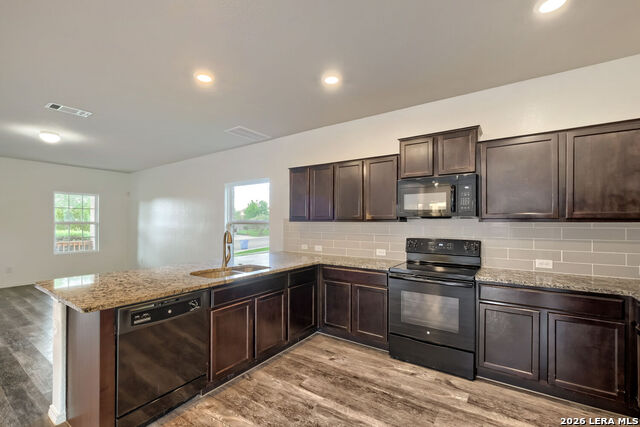 1818 Strawberry Property Photo 5