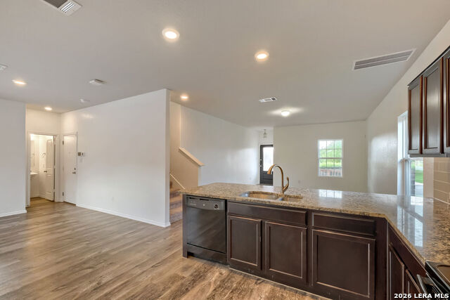 1818 Strawberry Property Photo 6