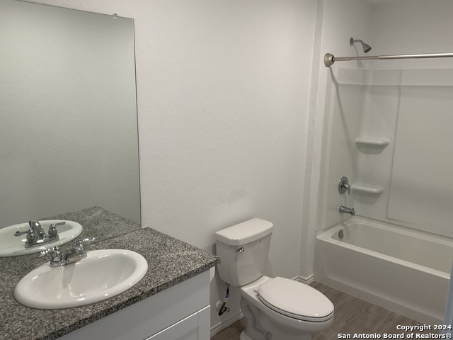 5813 Companion Loop Property Photo 13