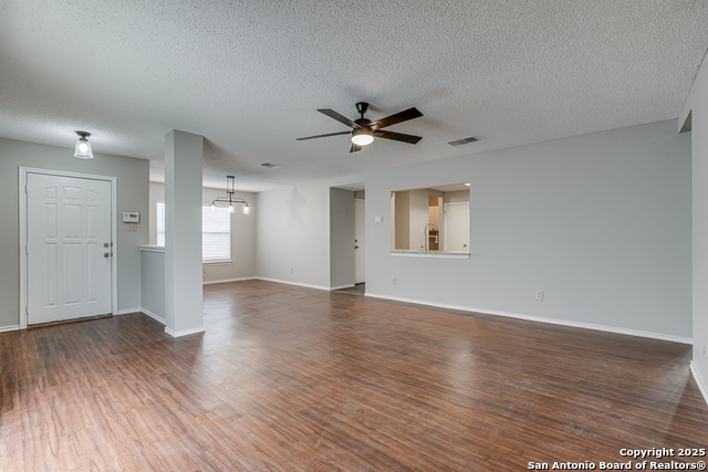 16522 Alwick Ln Property Photo 4
