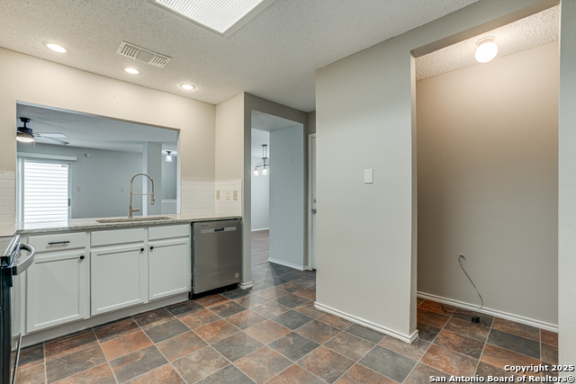 16522 Alwick Ln Property Photo 11