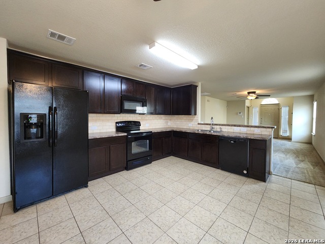 789 Great Oaks Dr Property Photo 6