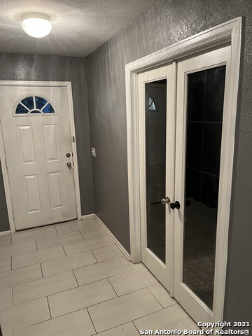 15710 Robin View Property Photo 3