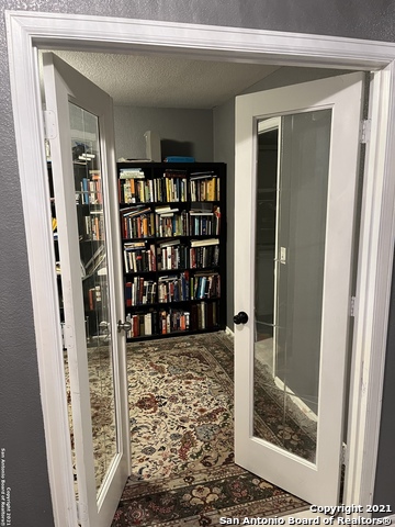 15710 Robin View Property Photo 4