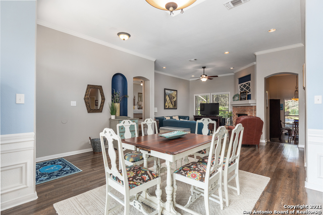 28902 Chartwell Ln Property Photo 12