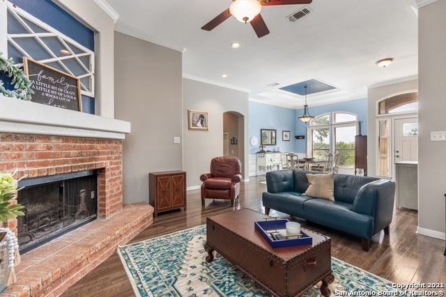 28902 Chartwell Ln Property Photo 14
