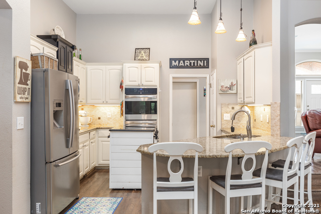 28902 Chartwell Ln Property Photo 15
