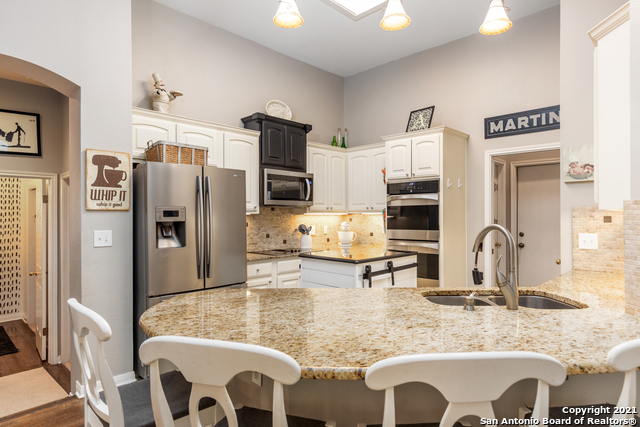 28902 Chartwell Ln Property Photo 16
