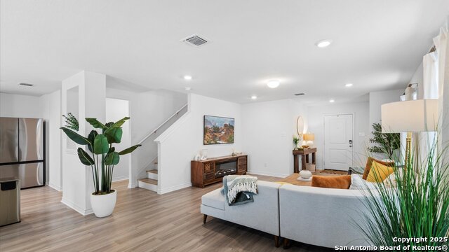 3511 Silver Set Property Photo 11