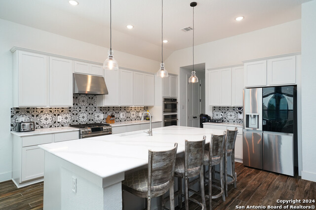 3115 Stokesay Park Property Photo 4