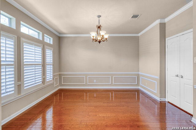 8707 Roswell Rdg Property Photo 4
