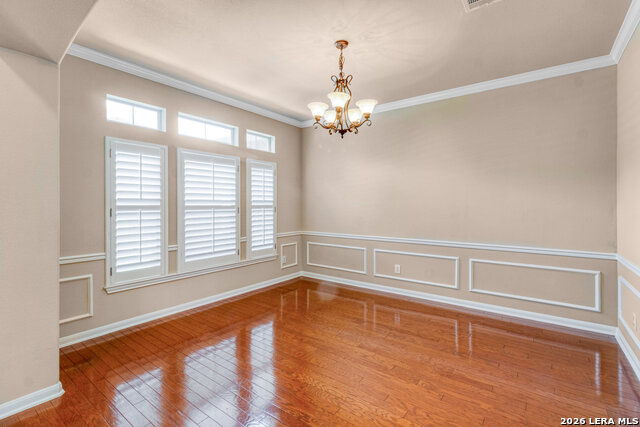 8707 Roswell Rdg Property Photo 5