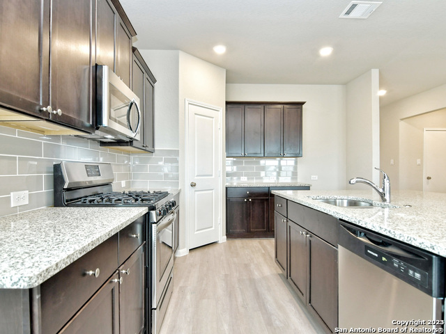 5311 Saunter Ln Property Photo 5