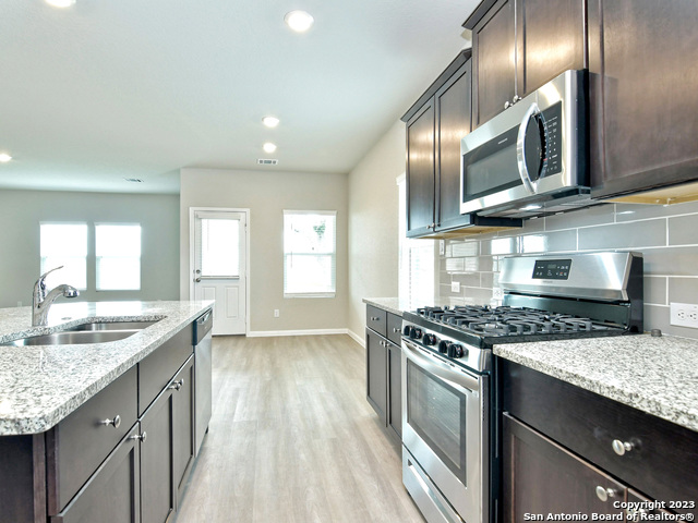 5311 Saunter Ln Property Photo 6